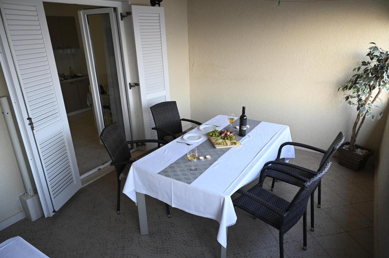 בול Apartments "Sea View" Miki & Ivana מראה חיצוני תמונה